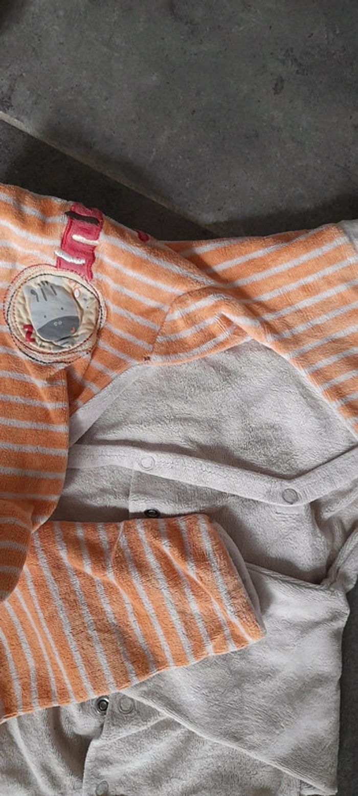 Pyjamas et veste 9 mois - photo numéro 4
