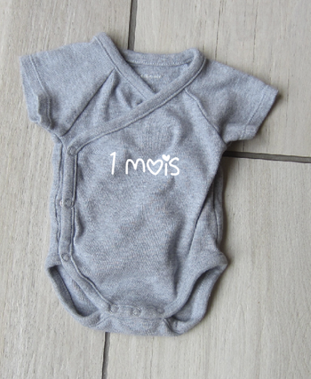 Bodie gris 1 mois