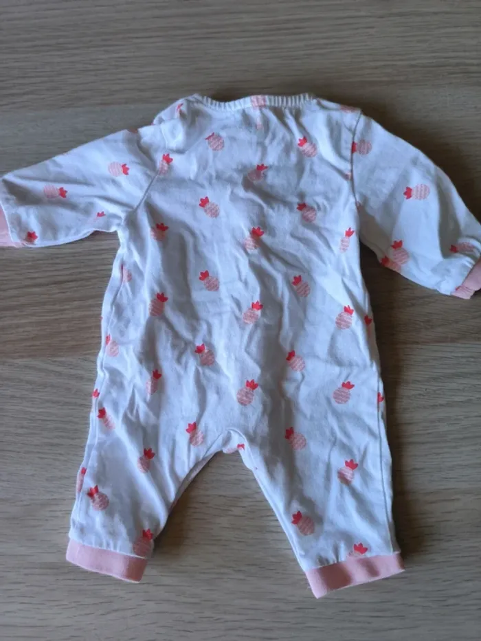 Ensemble/pyjama naissance - photo numéro 2