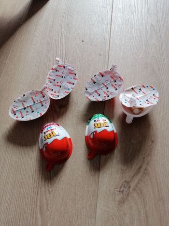 Lot de 6 oeufs surprise Kinder Joy neuf