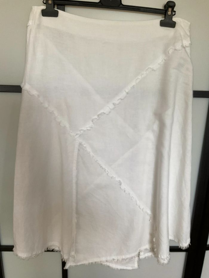 Jupe blanche fendue