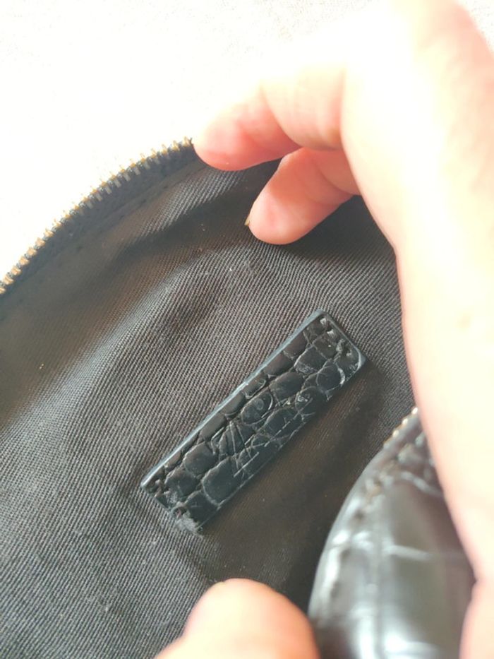 Petit sac à mains Zara simili cuir noir brillant - photo numéro 4
