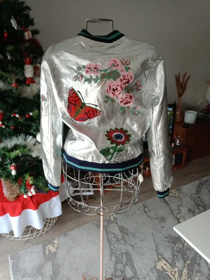 Blouson argenté motifs fleurs papillon - photo numéro 8