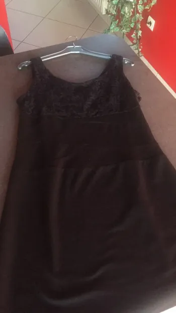 Robe ( Last Girl)