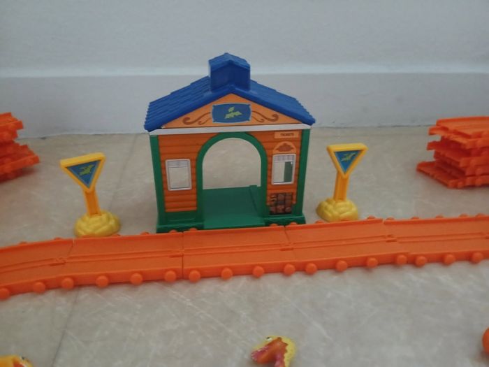 Circuit Dino train avec personnage - photo numéro 5