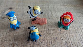 Lot de 4 mini figurines les Minions
