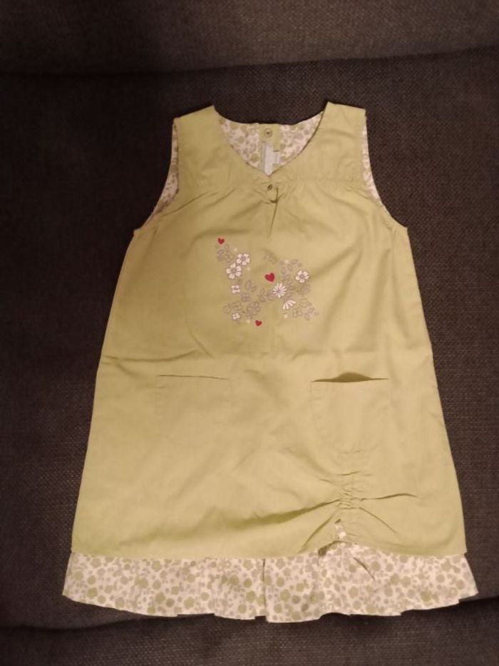Robe sans manches verte fleurs