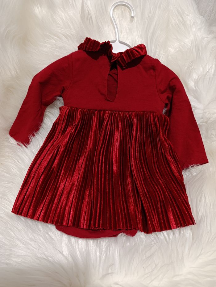 Robe en velours rouge