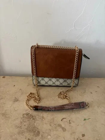 Sac à main, 607