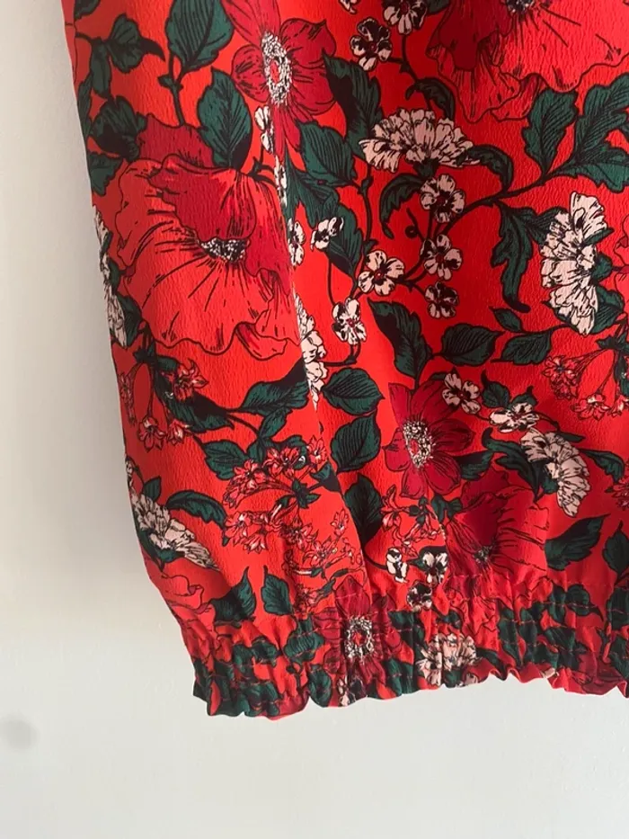 Blouse sans manche cache cache rouge à fleur - photo numéro 4