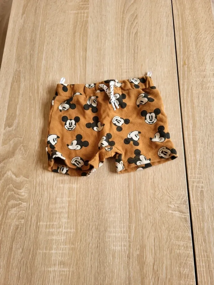 Short 6 mois