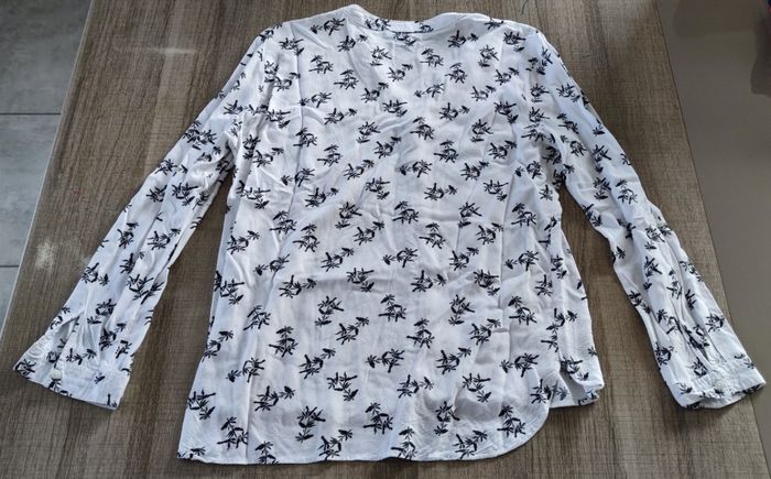 Chemisier femme taille 42 – Blanc à motifs noirs – Manches longues – Très bon état – Style chic flui - photo numéro 6