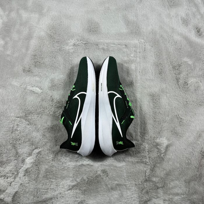 Nike Zoom Pegasus 40 « Liverpool Édition » pointure 45.5 - photo numéro 8
