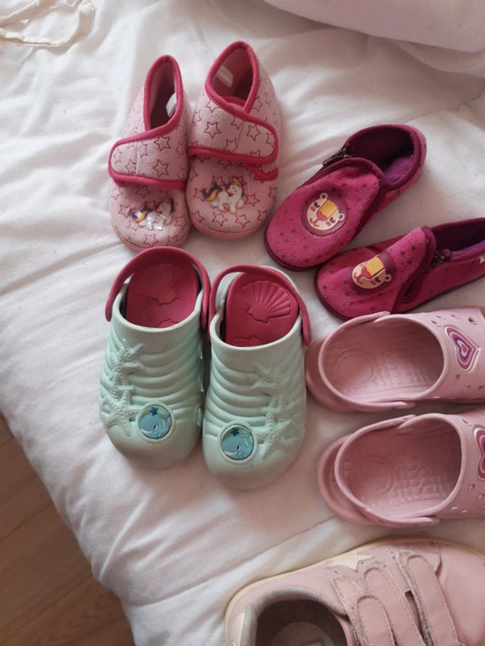 Baskets  , crocs  chaussons 24/26 - photo numéro 4