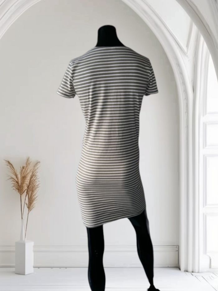 Robe d'été lignée Taille 38 - photo numéro 2