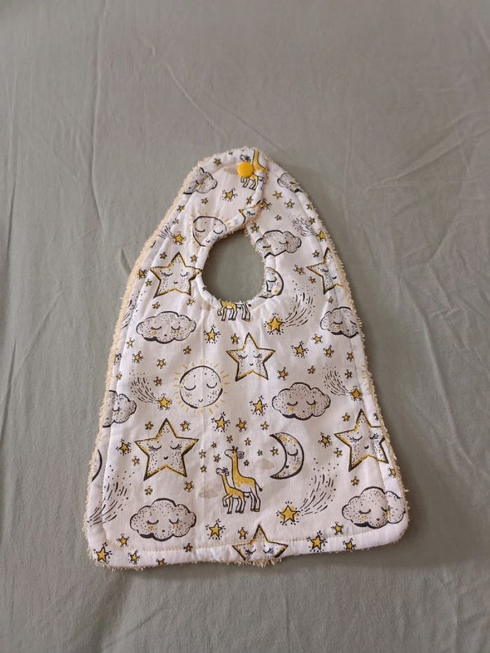 Lot girafe + hochet + bavoir et lange neuf - photo numéro 9