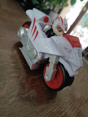 Moto pups Wildcat + figurine - Chat cascadeur Pat Patrouille 