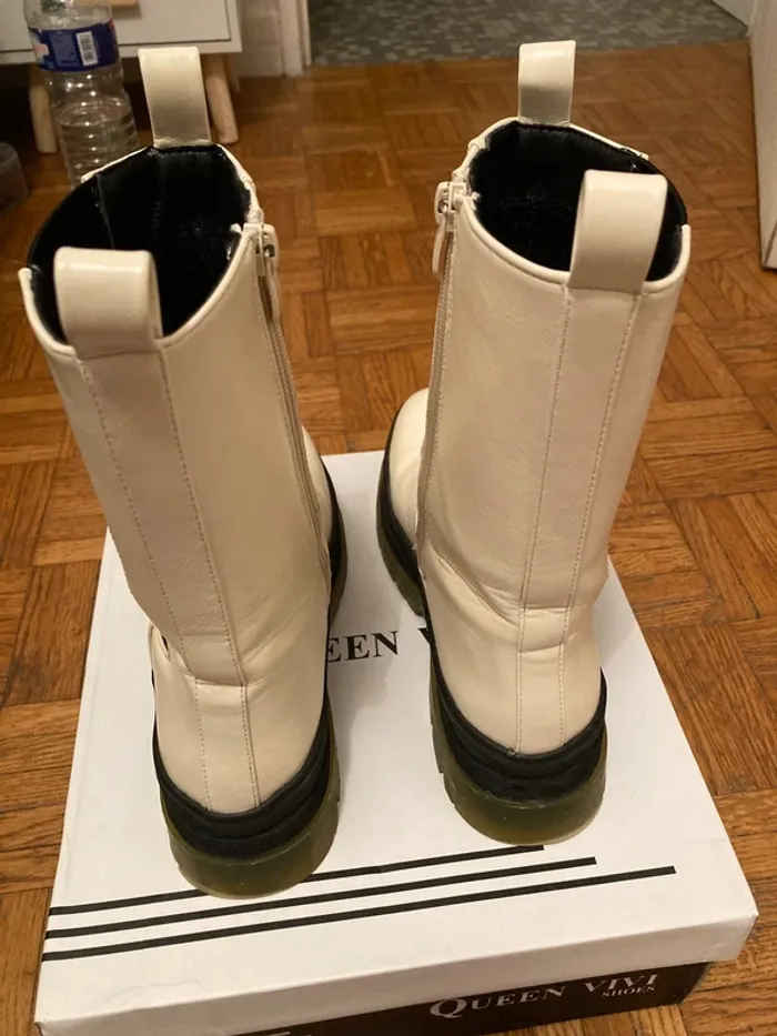bottes blanches - photo numéro 3