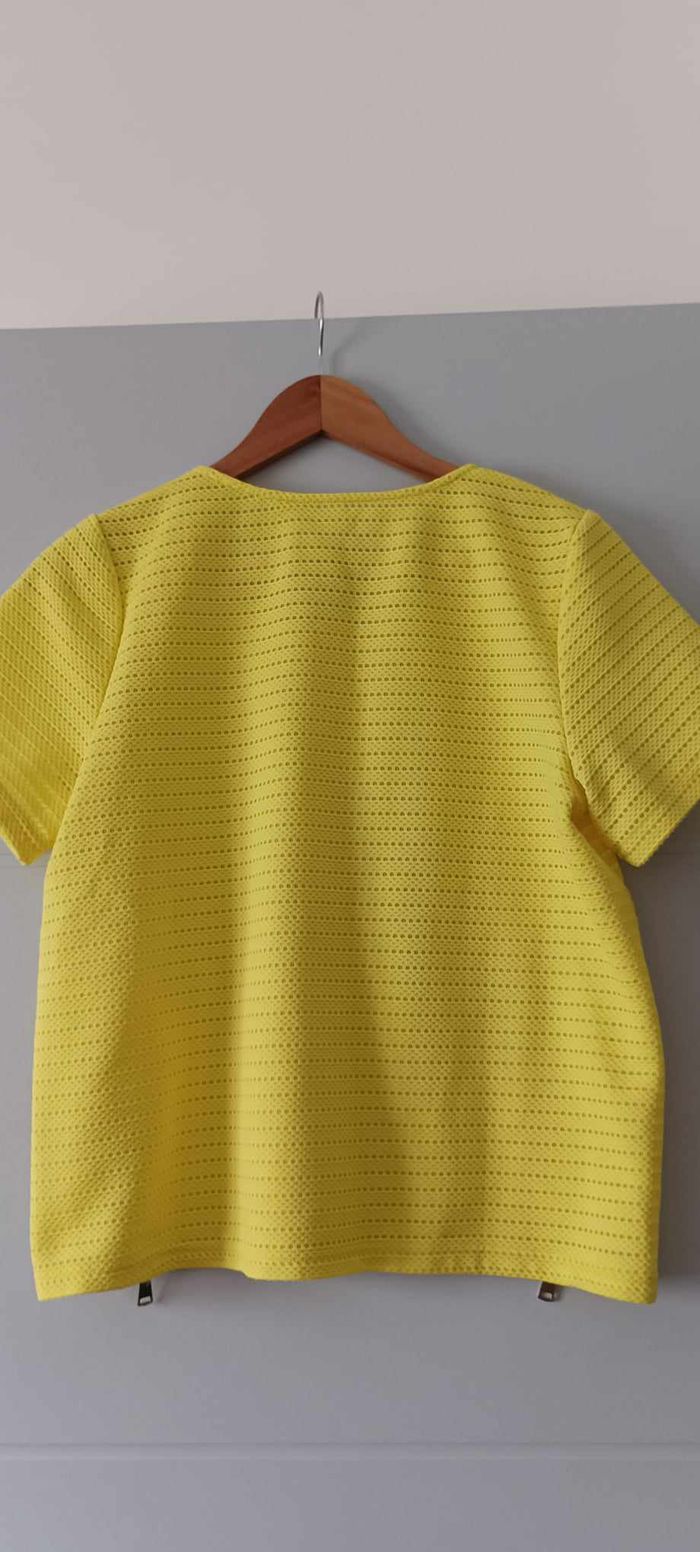 T-shirt ajouré de couleur jaune manches courtes Taille L - photo numéro 2