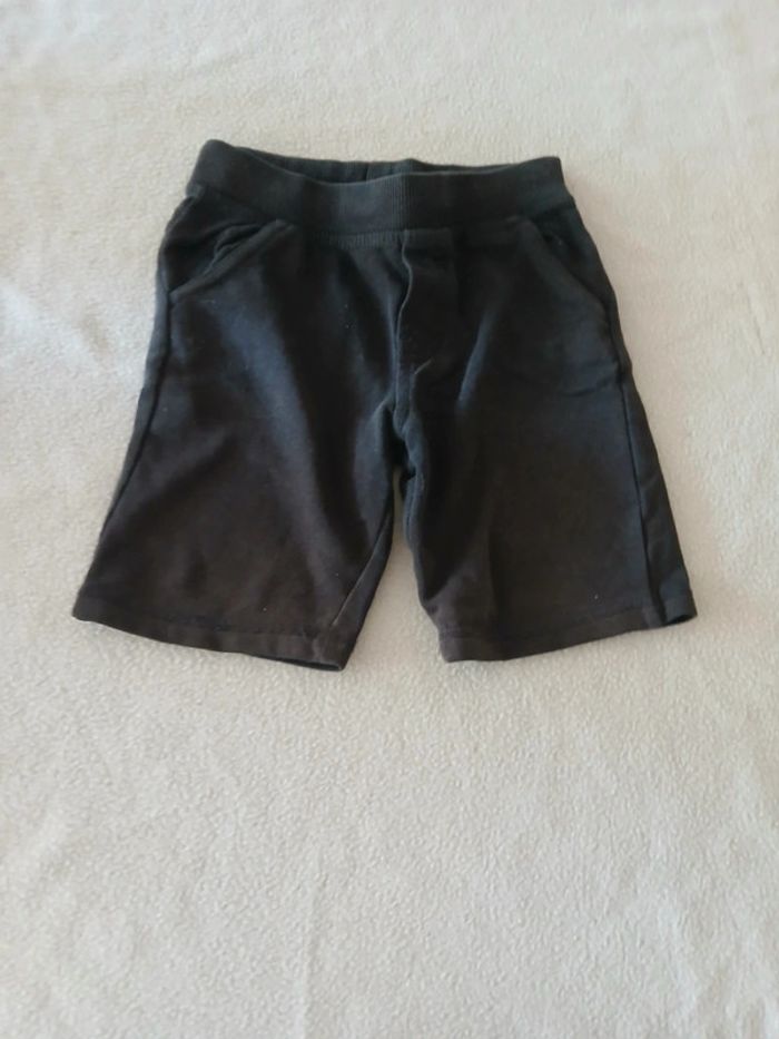 Lot short garçon 4 ans - photo numéro 6