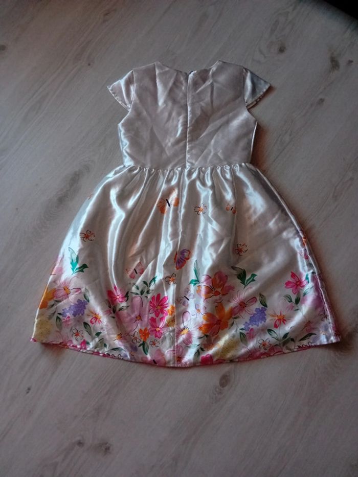 Robe blanche 10ans - photo numéro 4