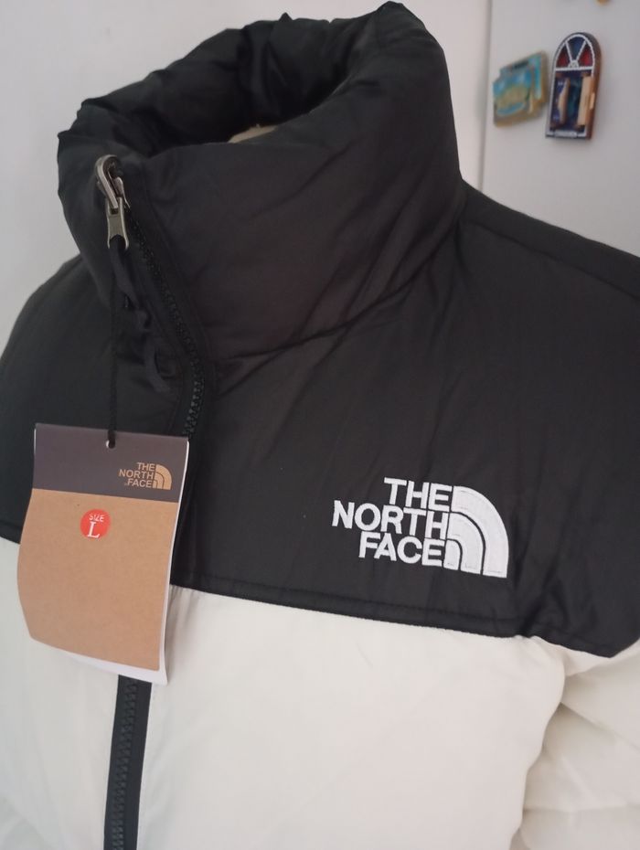 Doudoune The North face taille L - photo numéro 2