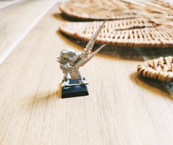 🪖Figurine en métal sur socle l'Elfe sorcier maraudeur armé marque Warhammer games workshop