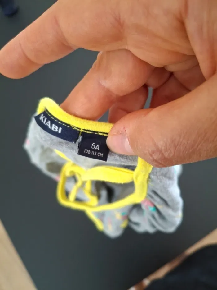 Combishort Kiabi 5 ans très bon état - photo numéro 6