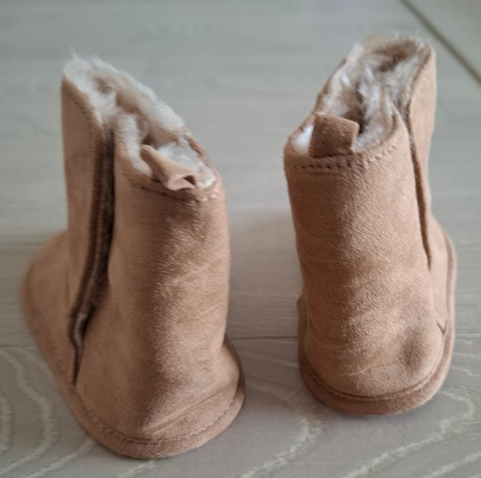 Chaussons 1an T.22 - photo numéro 3