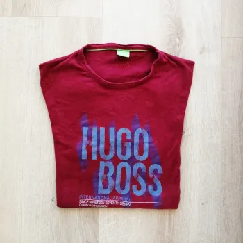 Boss by Hugo Boss T-Shirt Exclusive Y2K Homme bordeaux Collection Luxewear (Taille L)