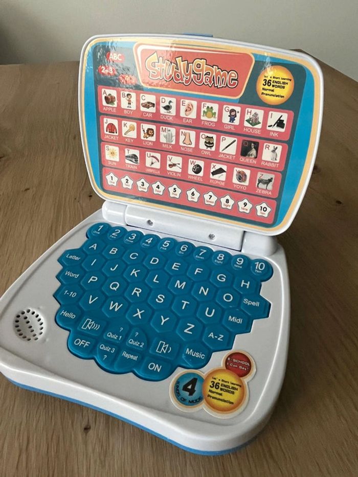 Ordinateur anglais neuf