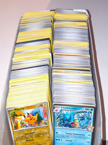 100 cartes Pokémon FR