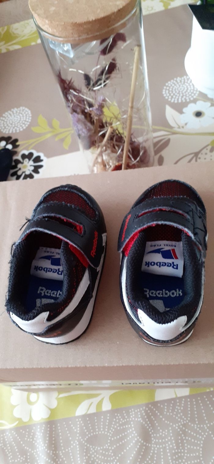 Une paire de basket pointure 17 - photo numéro 4