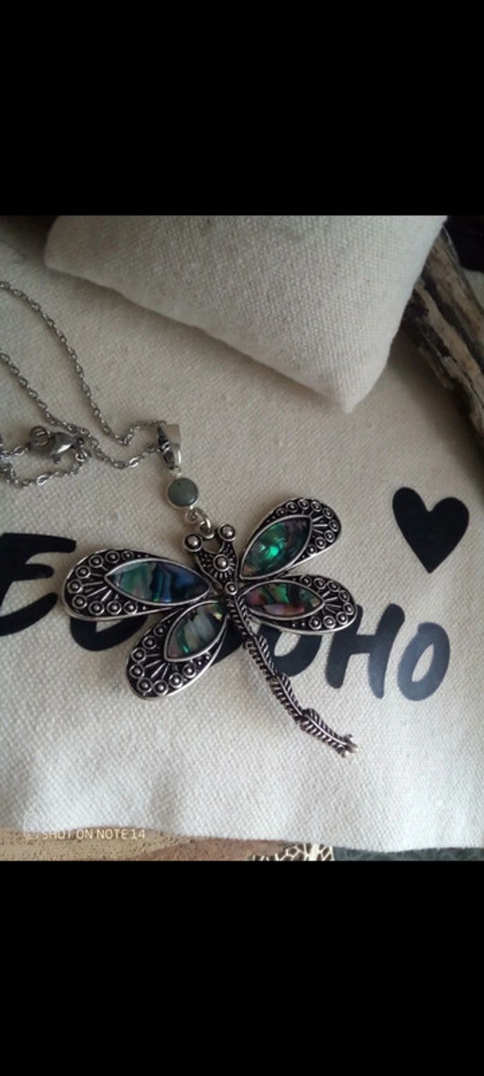 Collier libellule en coquilles abalone naturelles et pierres de labradorite - photo numéro 2
