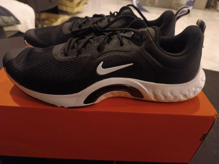 Baskets Nike taille 43 - photo numéro 2