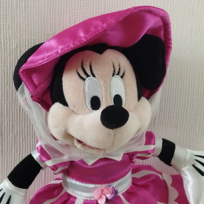Peluche Collection Minnie de Disneyland Paris Neuf - photo numéro 2