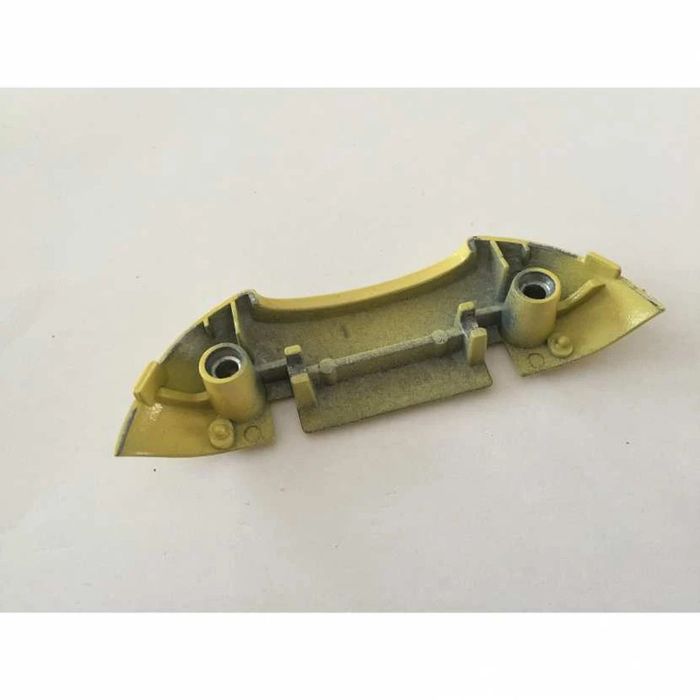 Pare-chocs avant pièce détachée miniature jaguar type E 1961 1/18 burago #A15 - photo numéro 2