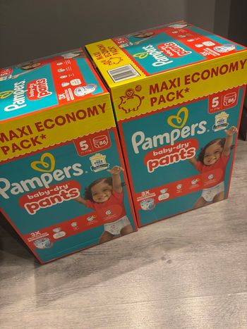2 pack de couches Pampers baby dry pants (172 couches)