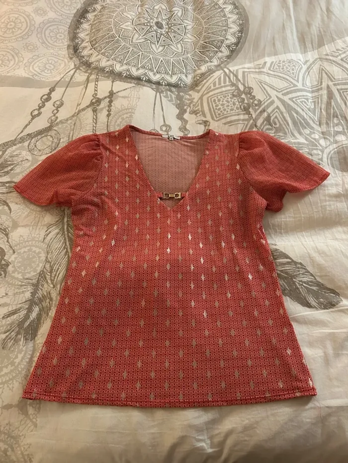T-shirt rouge clair
