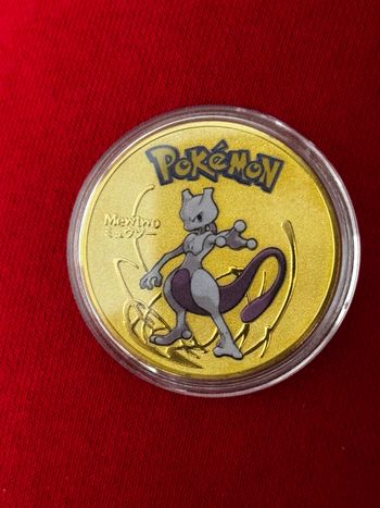 Pièce doré mewtwo