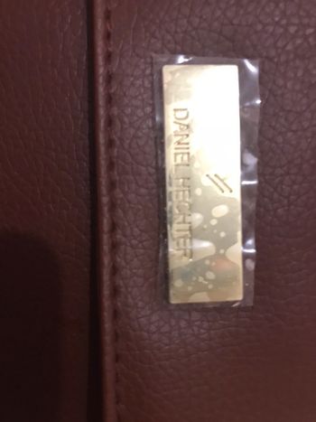 Porte monnaie femmes marron marque Daniel Hichter neuf sans étiquette.