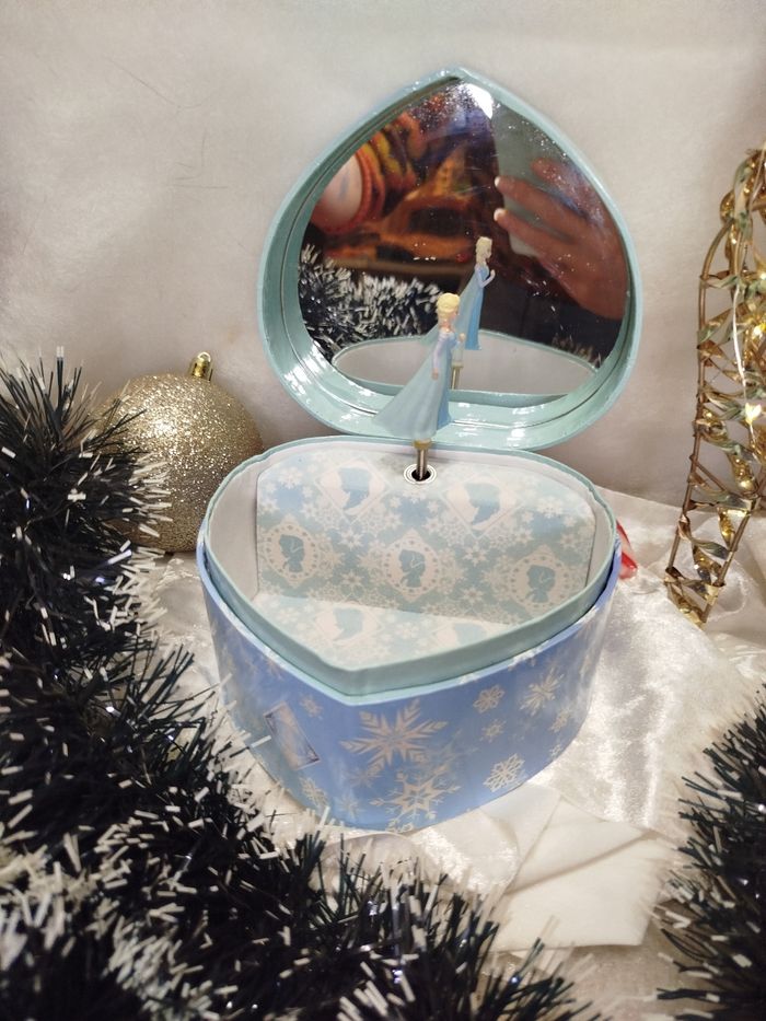 Boite à musique la reine des neiges