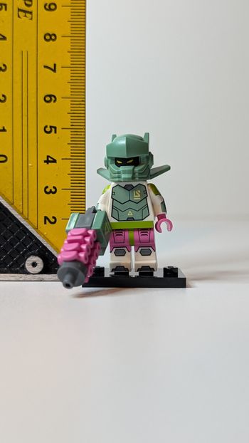 [Lego] Le robot guerrier Série 24 71037-02