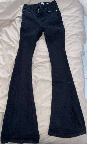 Jean flare noir 32 bershka