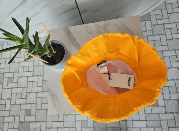 Le bob artichaut Jacquemus orange - photo numéro 4