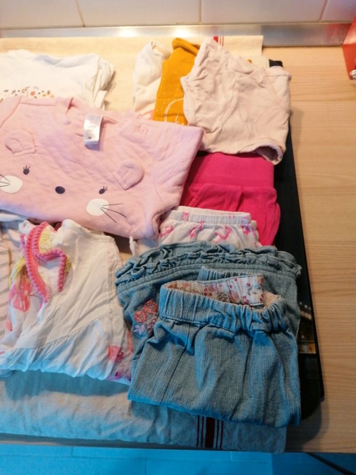 Lot de 12 vêtements fille 24 mois