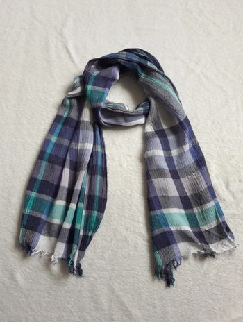 Foulard à carreaux