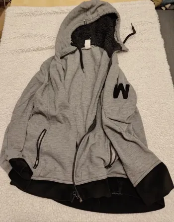 Veste à capuche