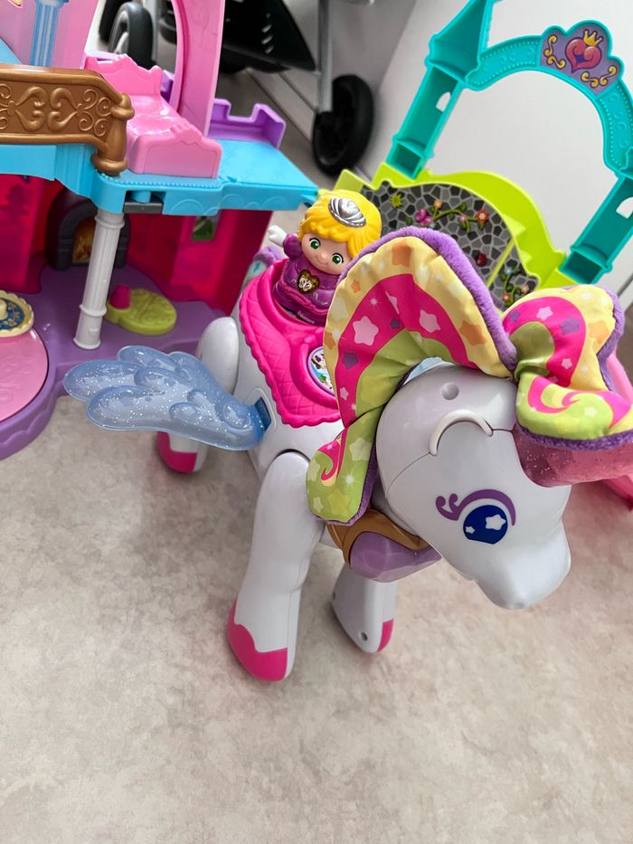 Château tut tut princesse + licorne arc en ciel - photo numéro 2