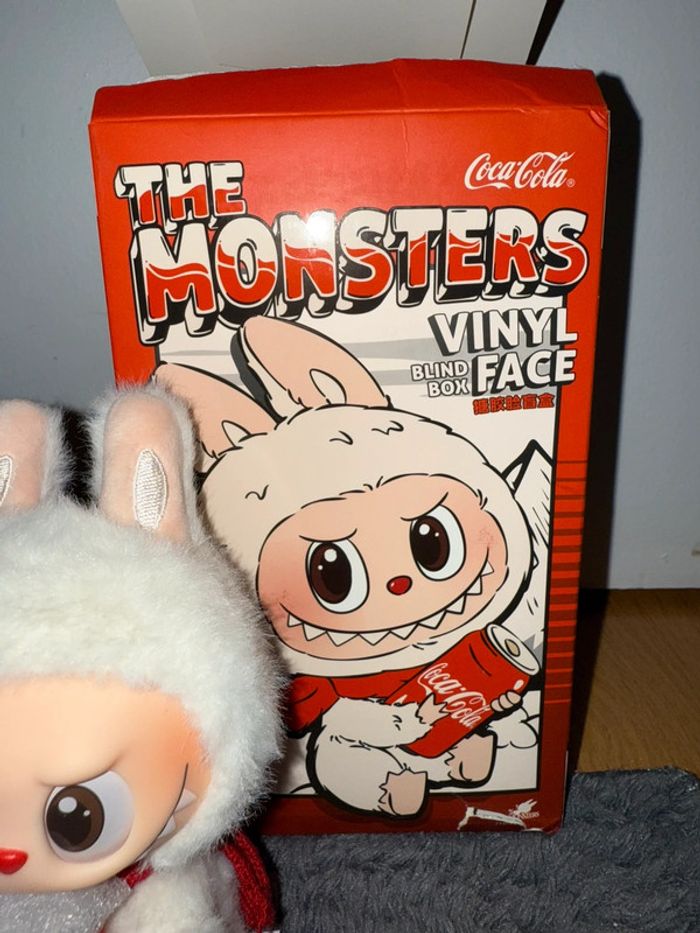 Figurine Pop Mart The monsters Labubu Coca cola - photo numéro 3